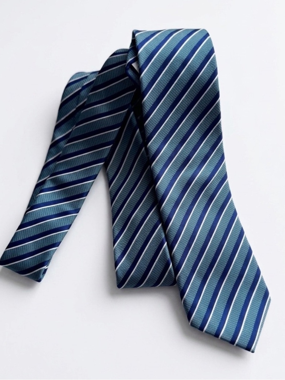 Banana Republic Slim Blue Diagonal Repp Stripe Silk Blend Tie Necktie Like New